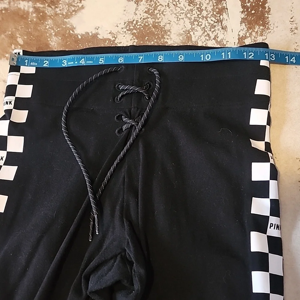 Hard To Find Pink VS White and Black Checkerd Leggings. Size: S - Picture 4 of 12